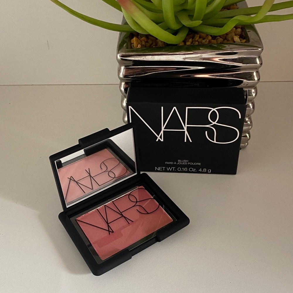 Nars Shimmering Blush in Orgasm New Never Used Original Packaging Not Returnable